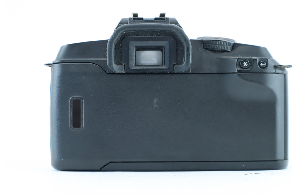 Canon EOS 5000 with Canon EF 38–76mm f/4.5–5.6