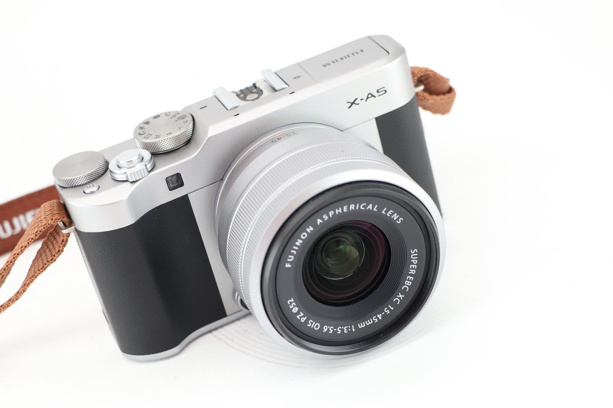 فوجي فيلم X-A5 + XC 15-45 ملم 3,5-5,6 مثبت بصري OIS PZ