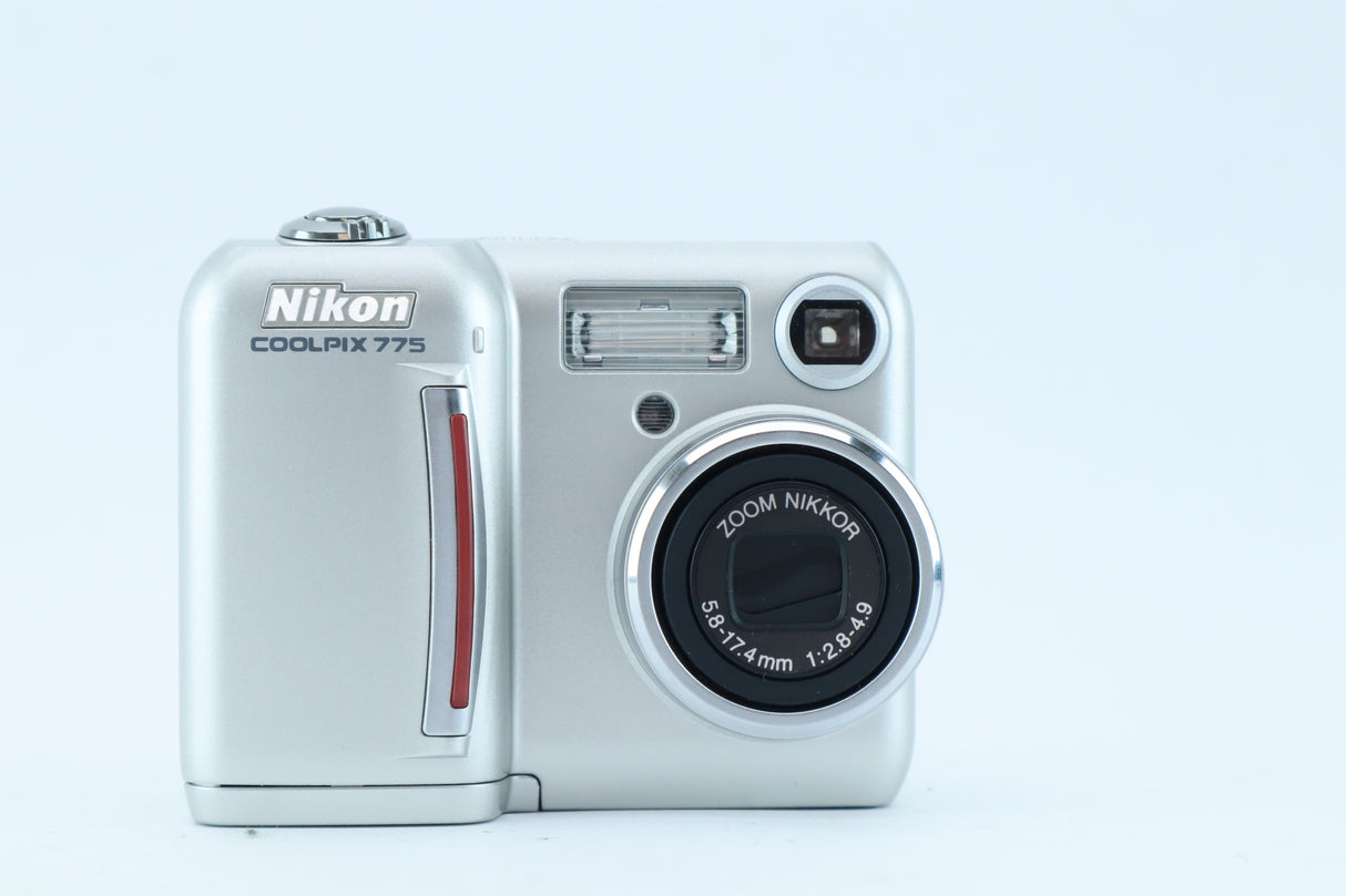 Nikon Coolpix 775