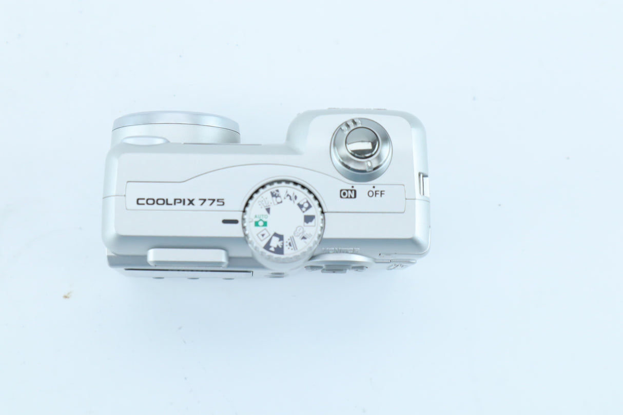 Nikon Coolpix 775