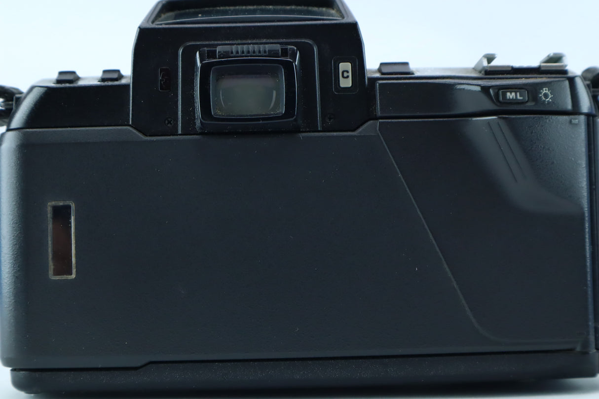 Pentax SFXn with Pentax-F Zoom