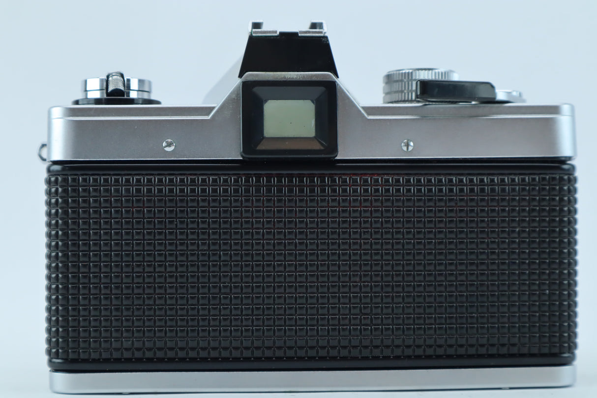 Praktica MTL 3 with Pentacon 50mm f/1.8 – Manual M42 SLR with Fast Prime Lens