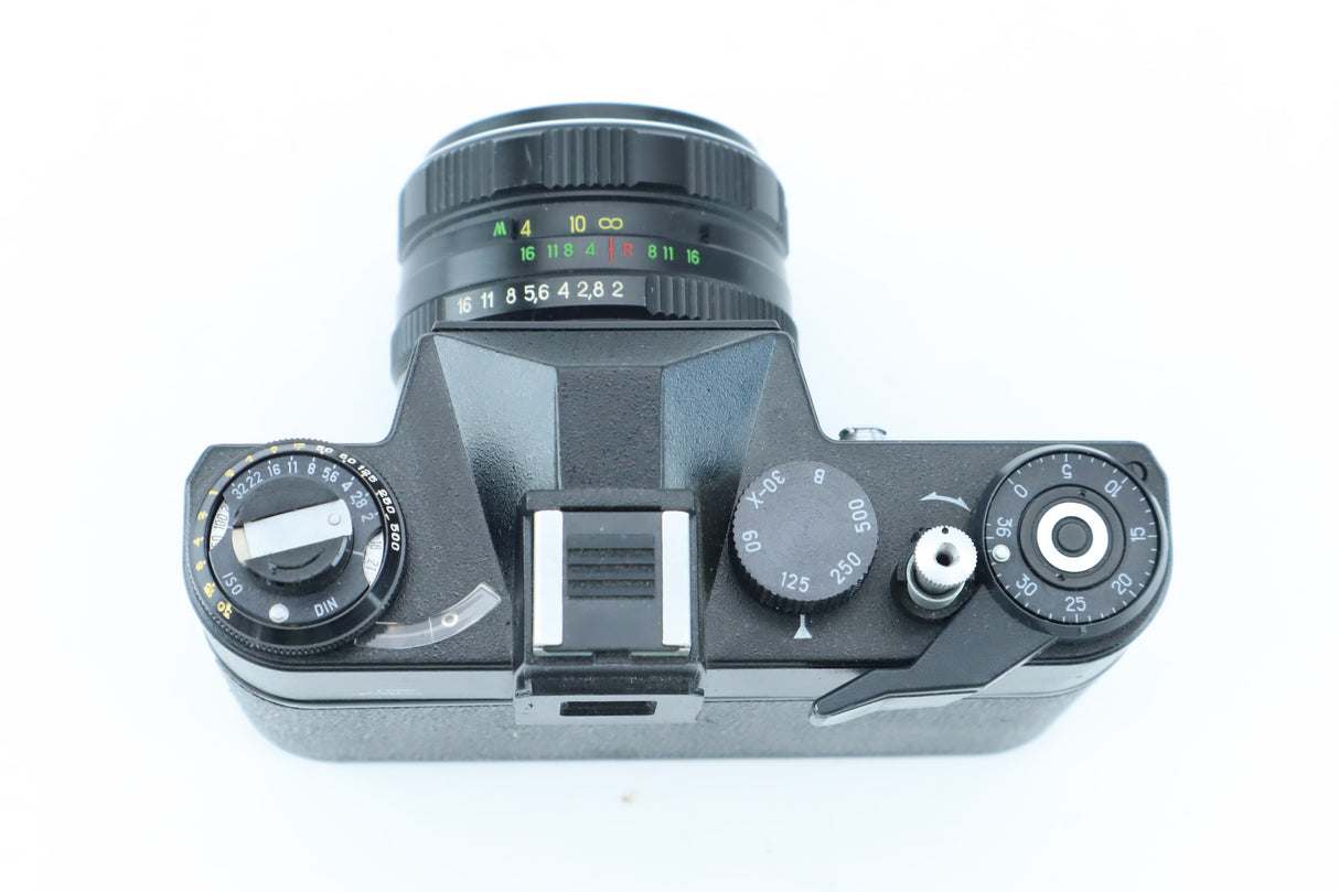 Zenit ET with Helios-44M-5 58mm f/2 – Classic Soviet 35mm SLR with M42 Mount