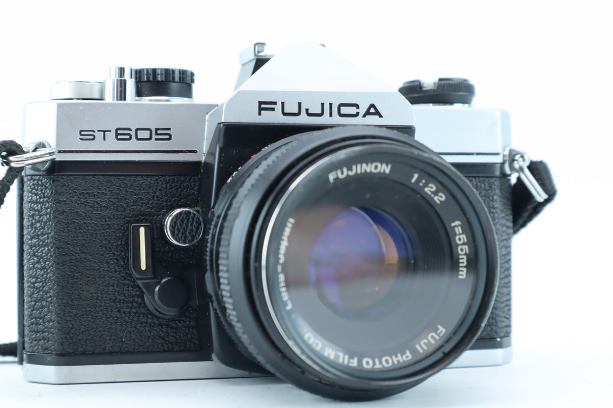 Fujica ST605 with Fujinon 55mm f/2.2 – Manual 35mm M42 SLR with Fuji Prime Lens