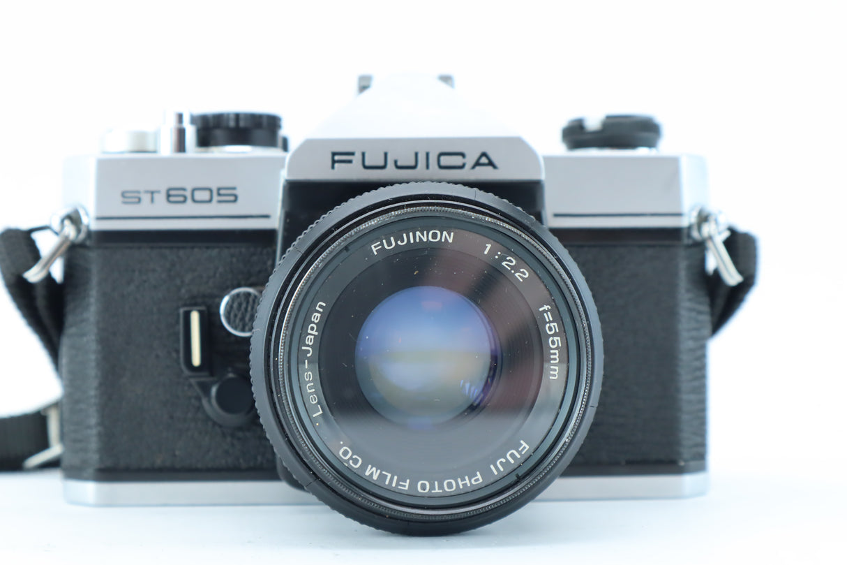 Fujica ST605 with Fujinon 55mm f/2.2 – Manual 35mm M42 SLR with Fuji Prime Lens