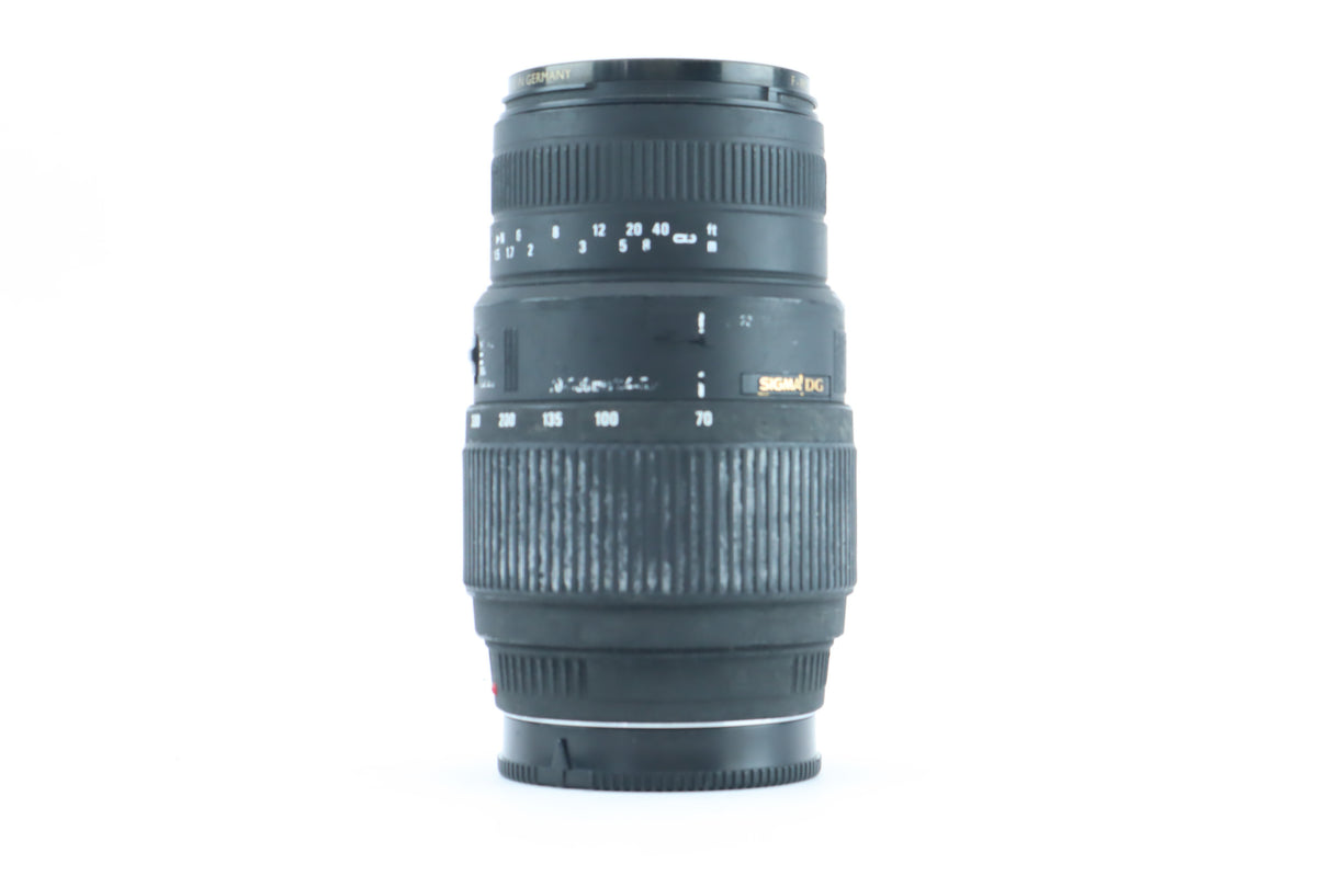 Sigma DG 70–200mm f/4–5.6 – Telephoto Zoom Lens for Full-Frame Cameras.