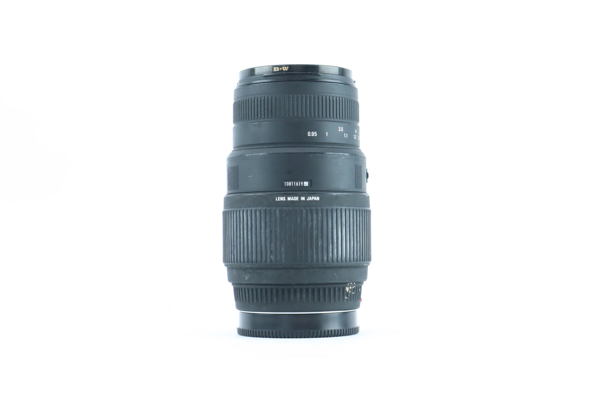 Sigma DG 70–200mm f/4–5.6 – Telephoto Zoom Lens for Full-Frame Cameras.