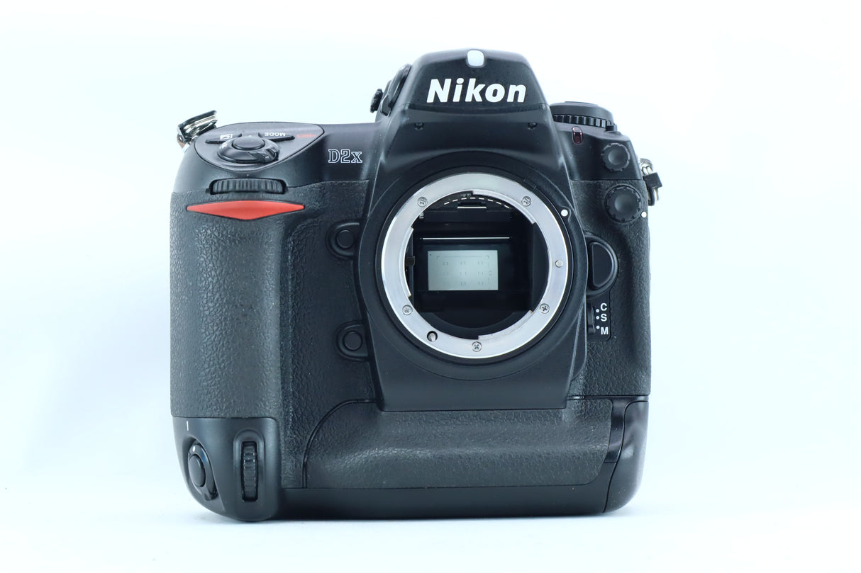 Nikon D2X