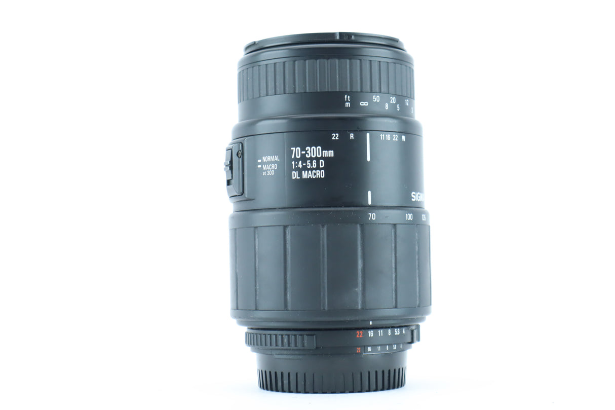 Sigma 70–300mm f/4–5.6 DL Macro – Telephoto Zoom Lens