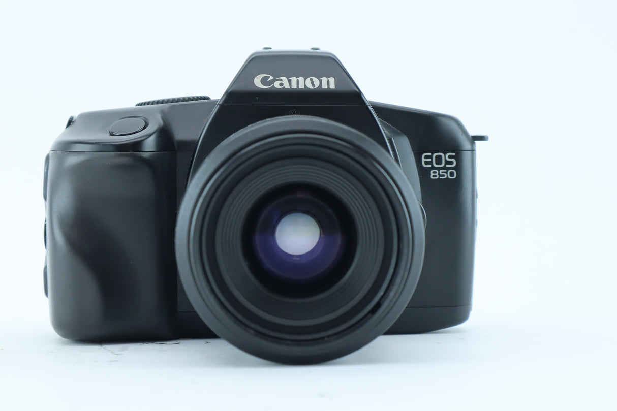 Canon EOS 850 – with 35–70mm Zoom Lens