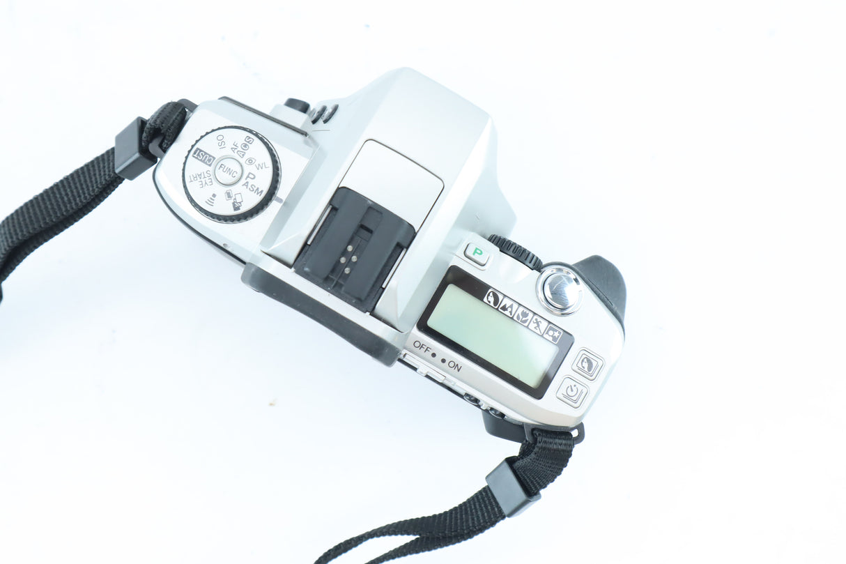 Minolta Dynax 5 – Lightweight 35mm Autofocus SLR Camera