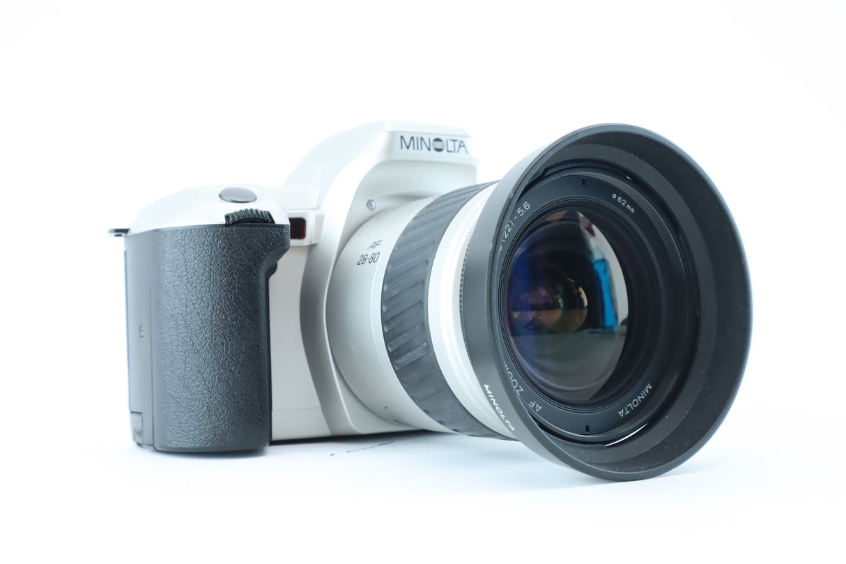 Minolta Dynax 404si with 28–80mm Zoom Lens