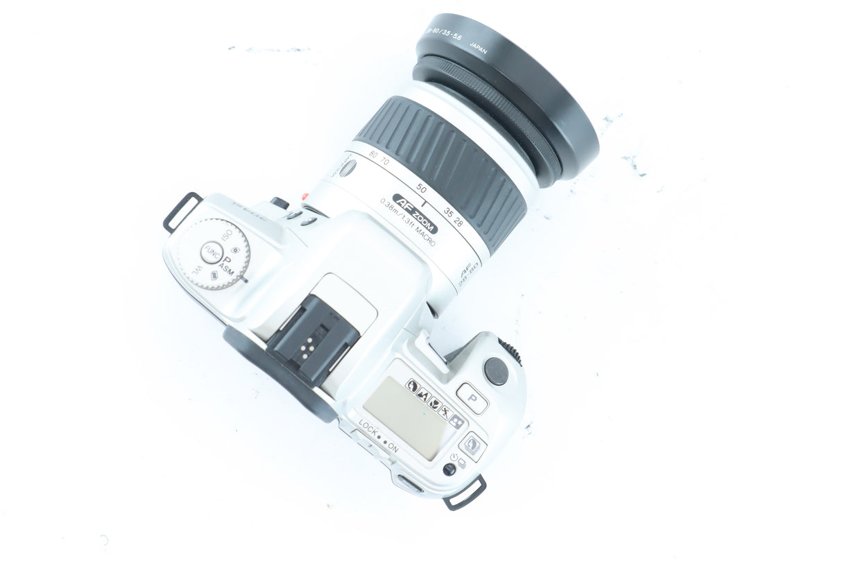 Minolta Dynax 404si with 28–80mm Zoom Lens