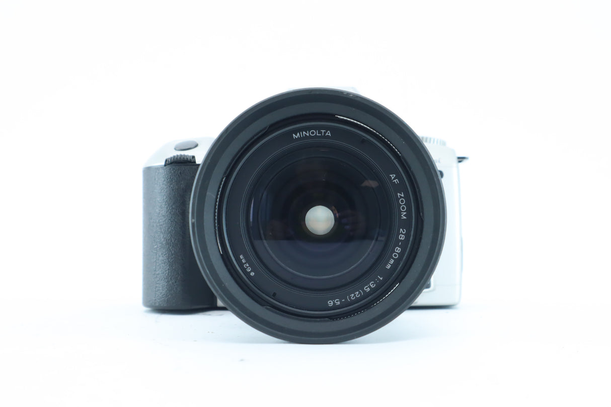 Minolta Dynax 404si with 28–80mm AF