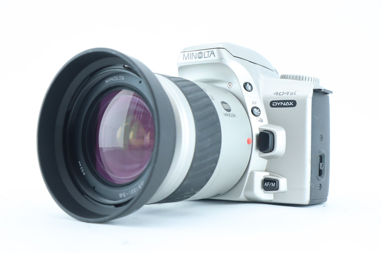 Minolta Dynax 404si with 28–80mm AF