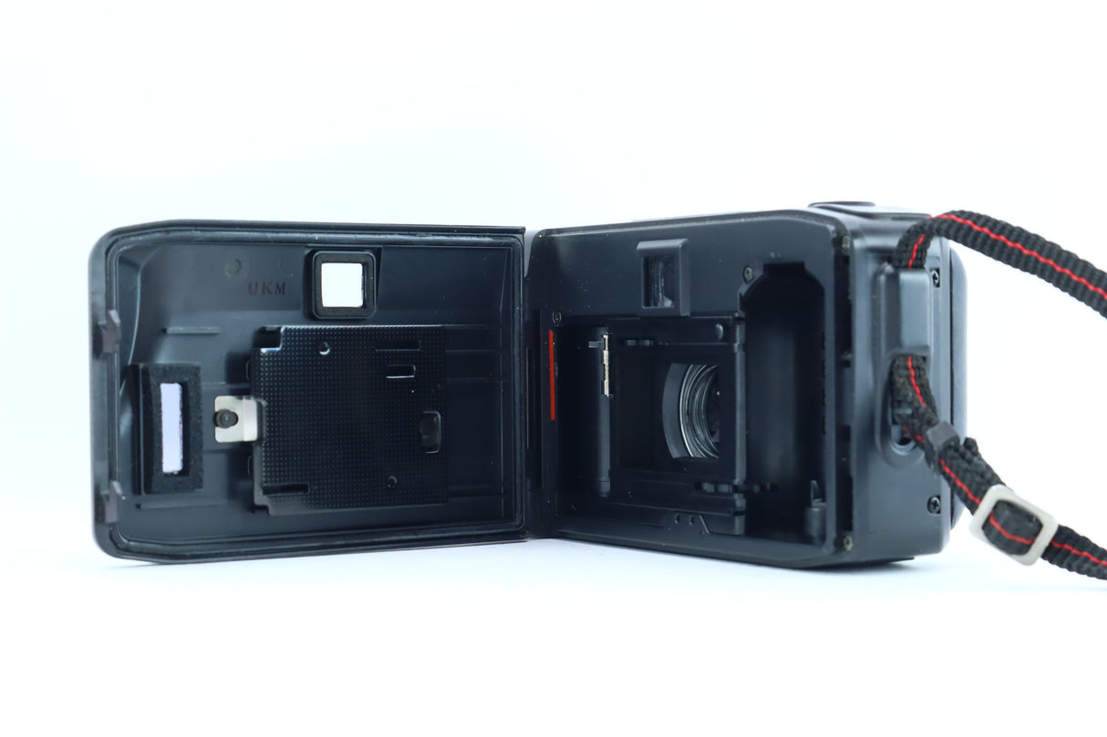 Yashica T3 Super - Carl Zeiss Tessar 35mm f/2.8 Prime Lens
