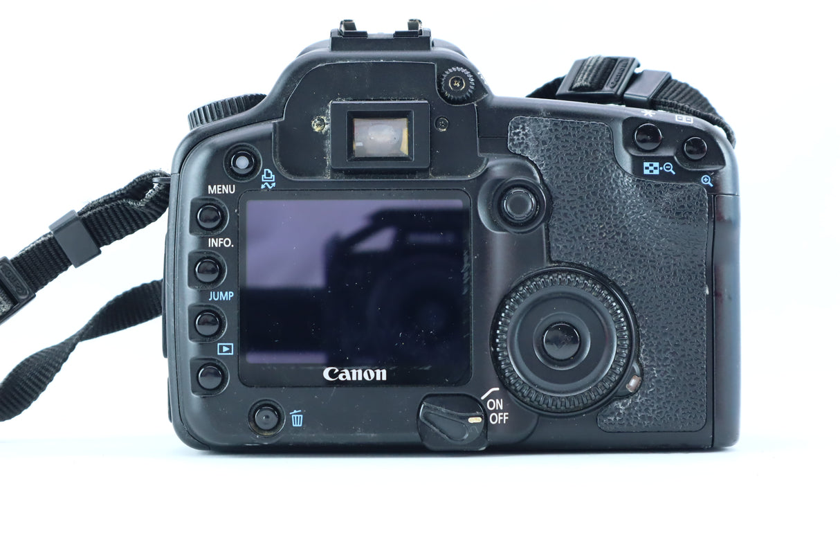 Canon EOS 30D - High-Performance Alloy Body with EF-S 18-55mm f/3.5-5.6 Zoom Lens