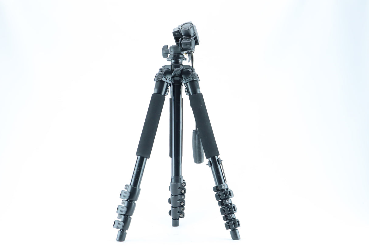 Calumet 7100 – 4-Section Aluminium Tripod