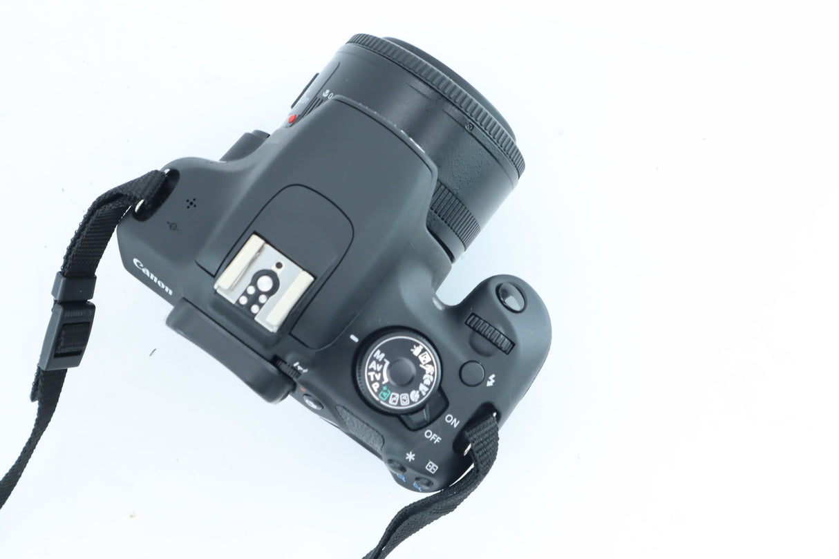 Canon EOS 1200D + Yongnuo 35mm f/2 + Canon 18–55mm