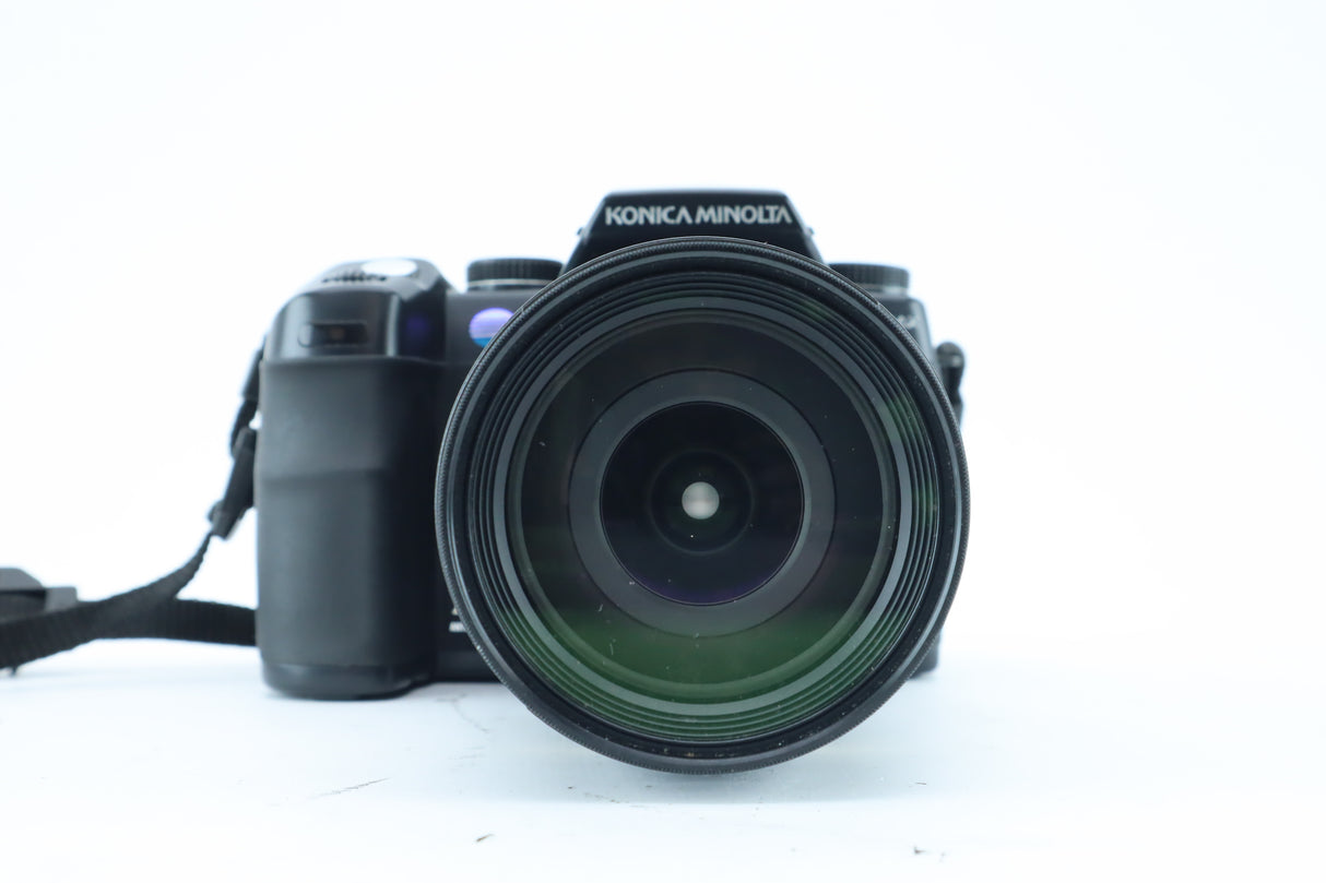 Konica Minolta Dynax 5D + Tamron 18–200mm f/3.5–6.3