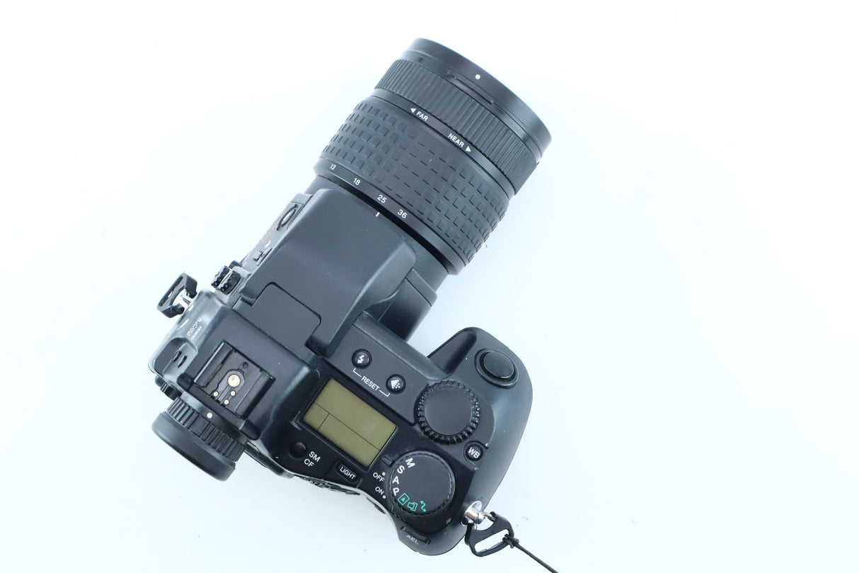 Olympus Camedia E-20P with 9-36mm f/2.0-2.4 ED Lens