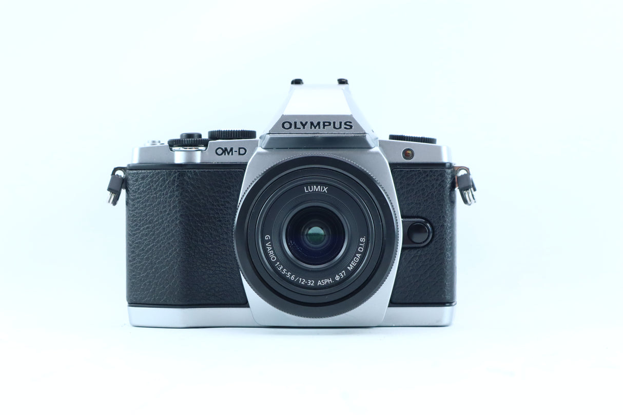 Olympus OM-D E-M5 with Lumix G Vario 12-32mm f/3.5-5.6 ASPH Mega O.I.S. Lens