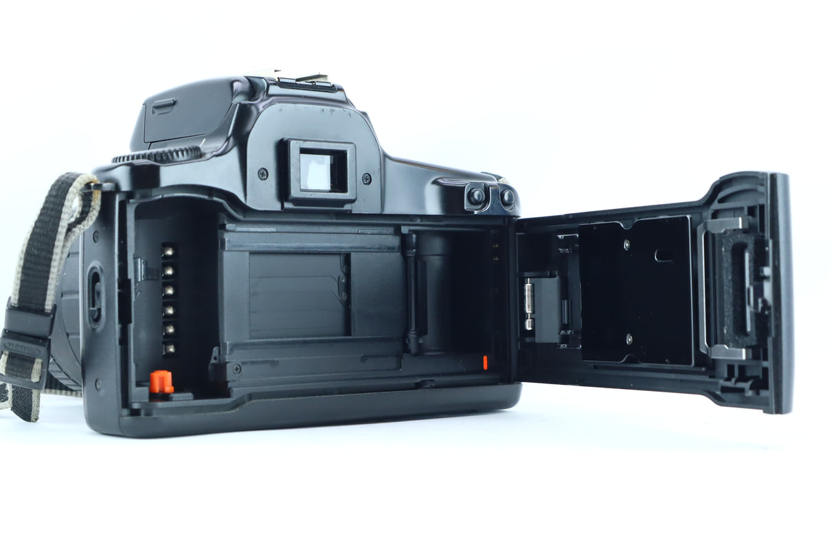 Canon EOS 1000F with Sigma 24-70mm f/3.5-5.6 Zoom Lens