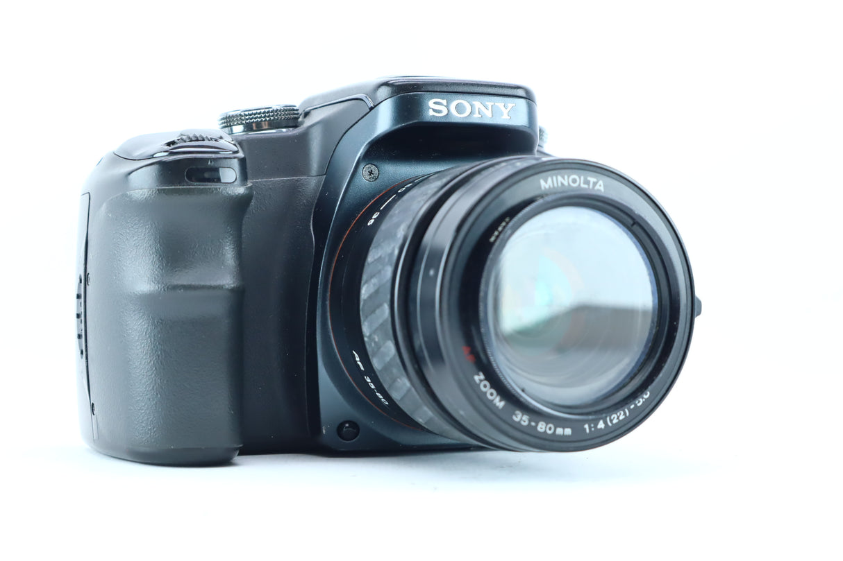 Sony Alpha DSLR-A100 with Minolta AF Zoom 35-80mm f/4-5.6 Lens
