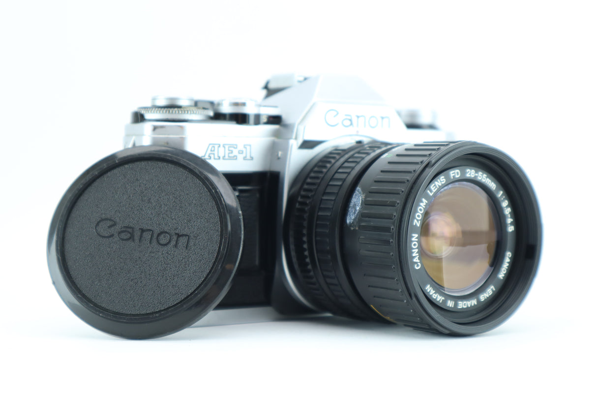 Canon AE-1 mit Canon Zoomobjektiv FD 28-55m 1:3,5-4,5 Objektiv