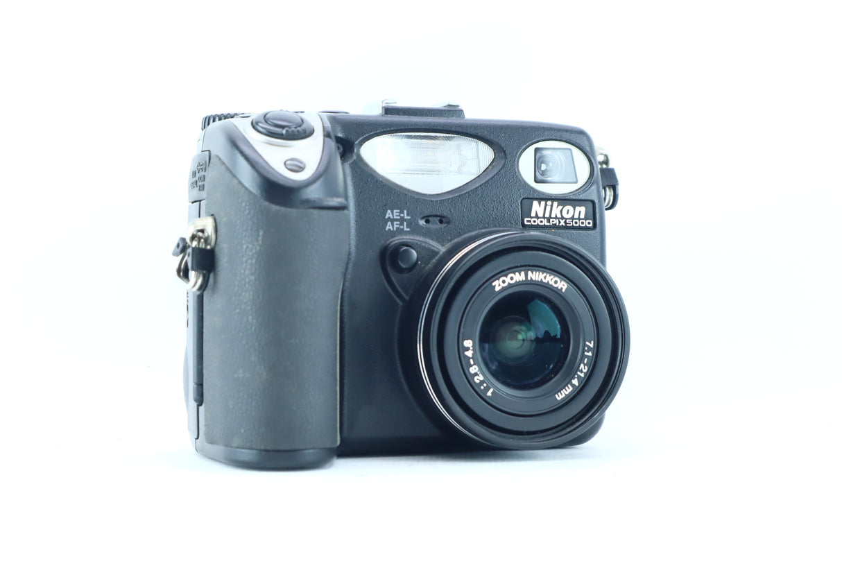 Nikon Coolpix 5000 with 28-85mm f/2.8-4.8 Zoom Nikkor