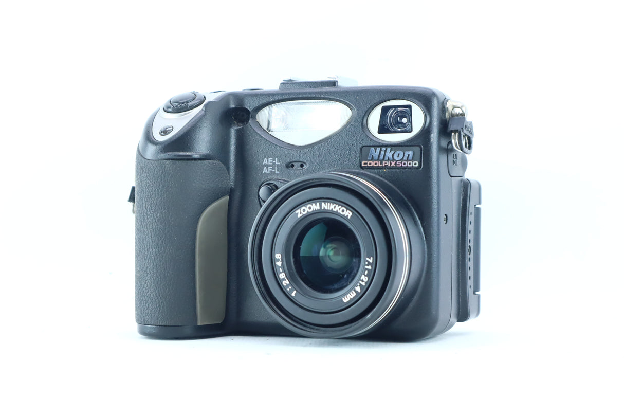Nikon Coolpix 5000 with 28-85mm f/2.8-4.8 Zoom Nikkor