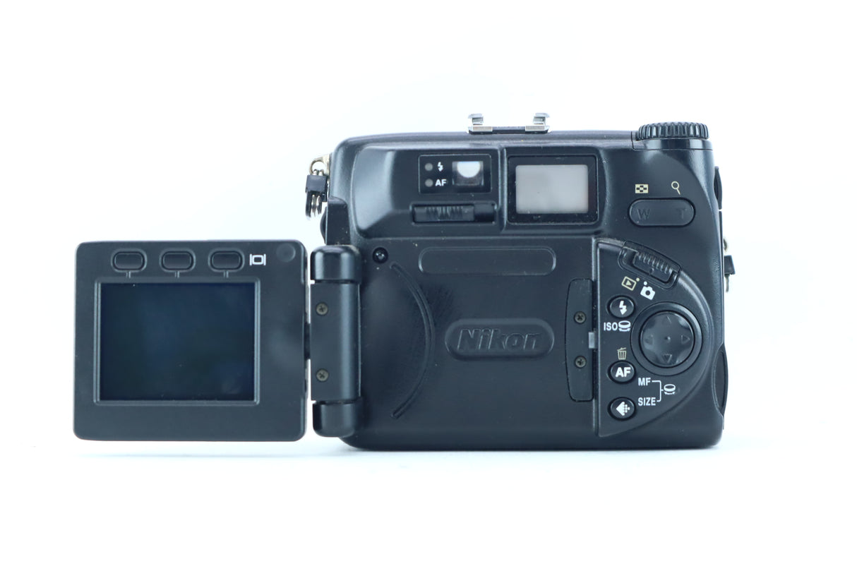 Nikon Coolpix 5000 with 28-85mm f/2.8-4.8 Zoom Nikkor