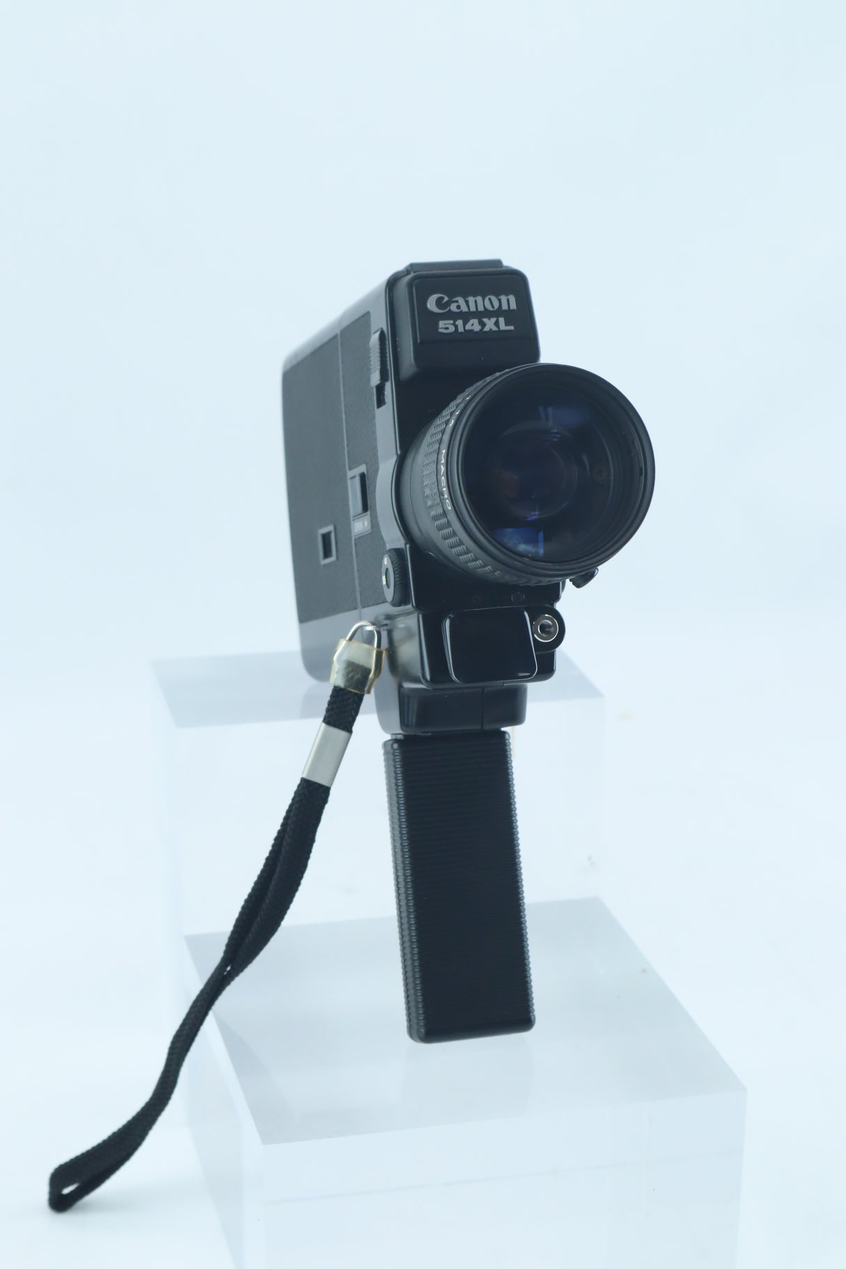 Canon 514XL – Super 8 film camera with Canon C-8 Macro 9–45mm f/1.4 lens