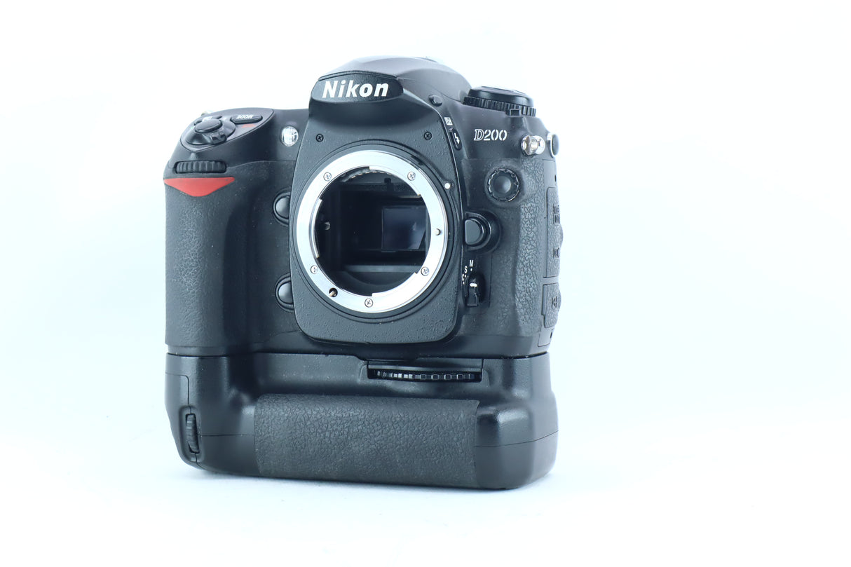 Nikon D200 (Body Only)