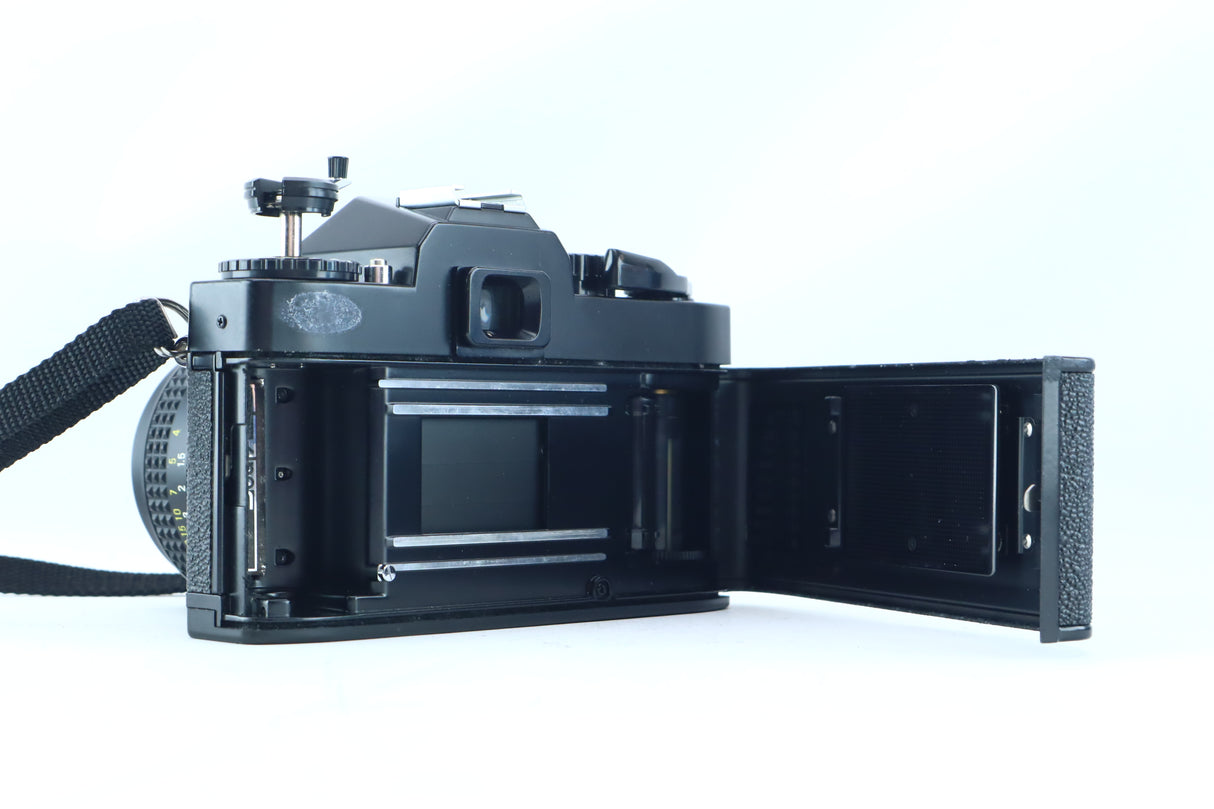 Ricoh KR-10 with 50mm f/2 XR Rikenon L