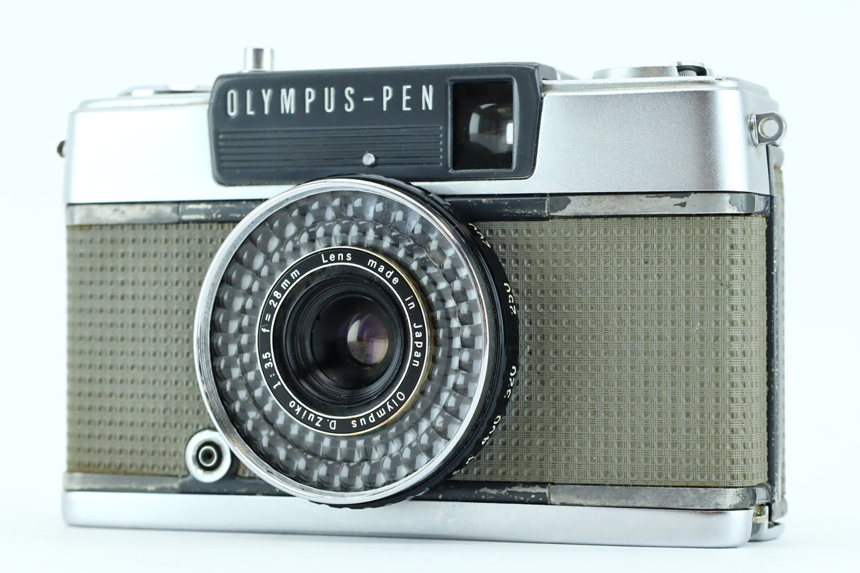 Olympus EE-2 + 3.5 28mm