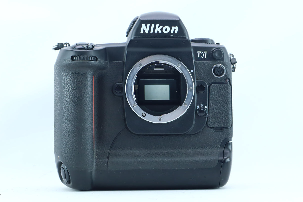 Nikon D1
