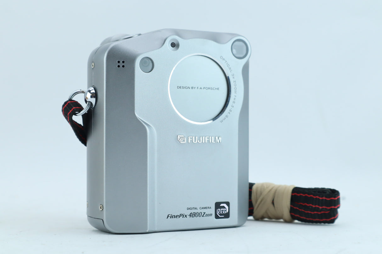 Fujifilm FinePix 4800 Zoom