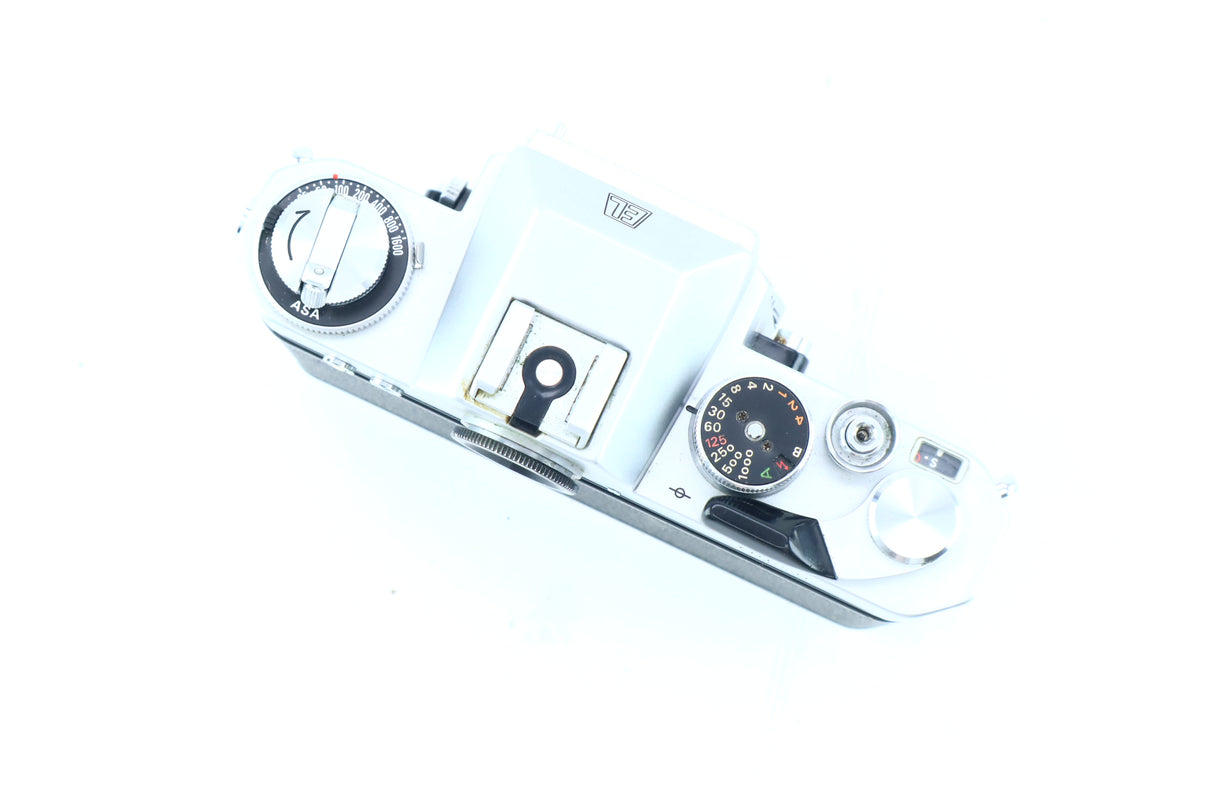 Nikkormat EL Camera Body