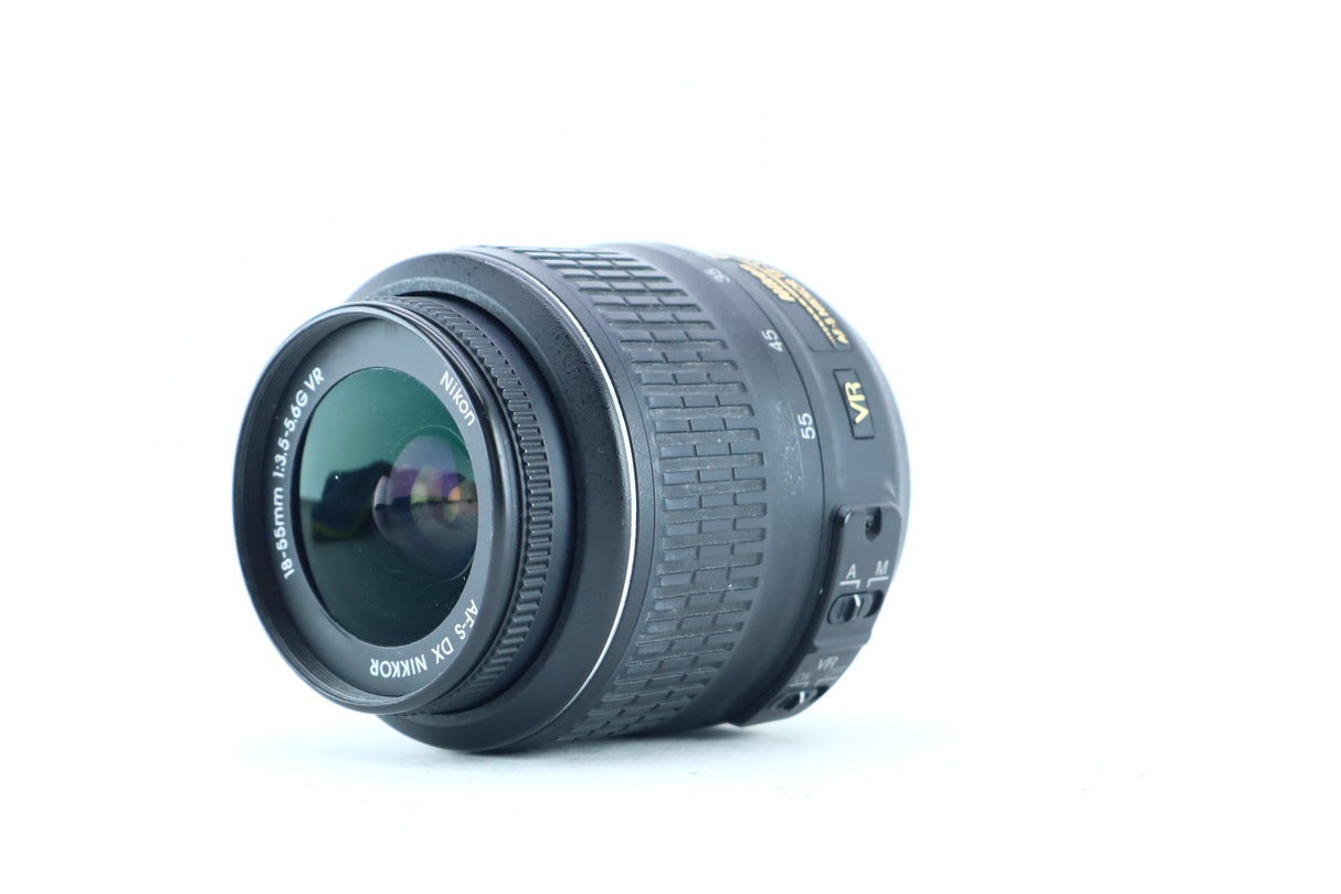 Nikon AF-S DX Nikkor 18-55mm f/3.5-5.6G VR