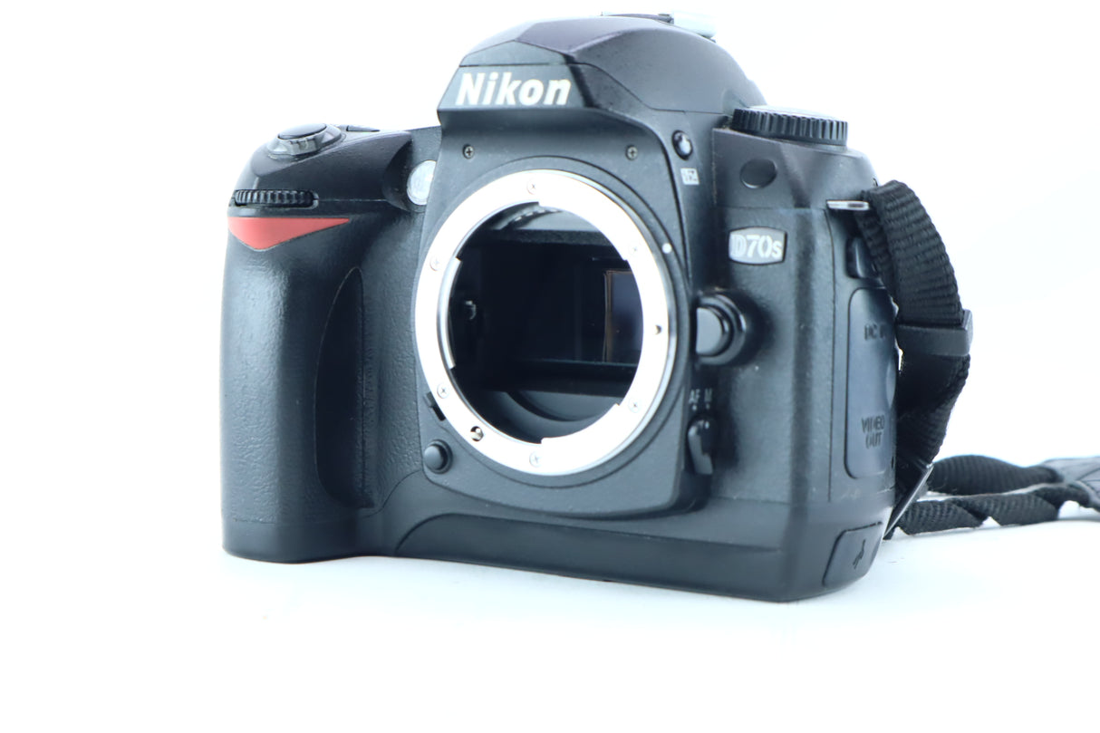 Nikon D70s (Body Only)