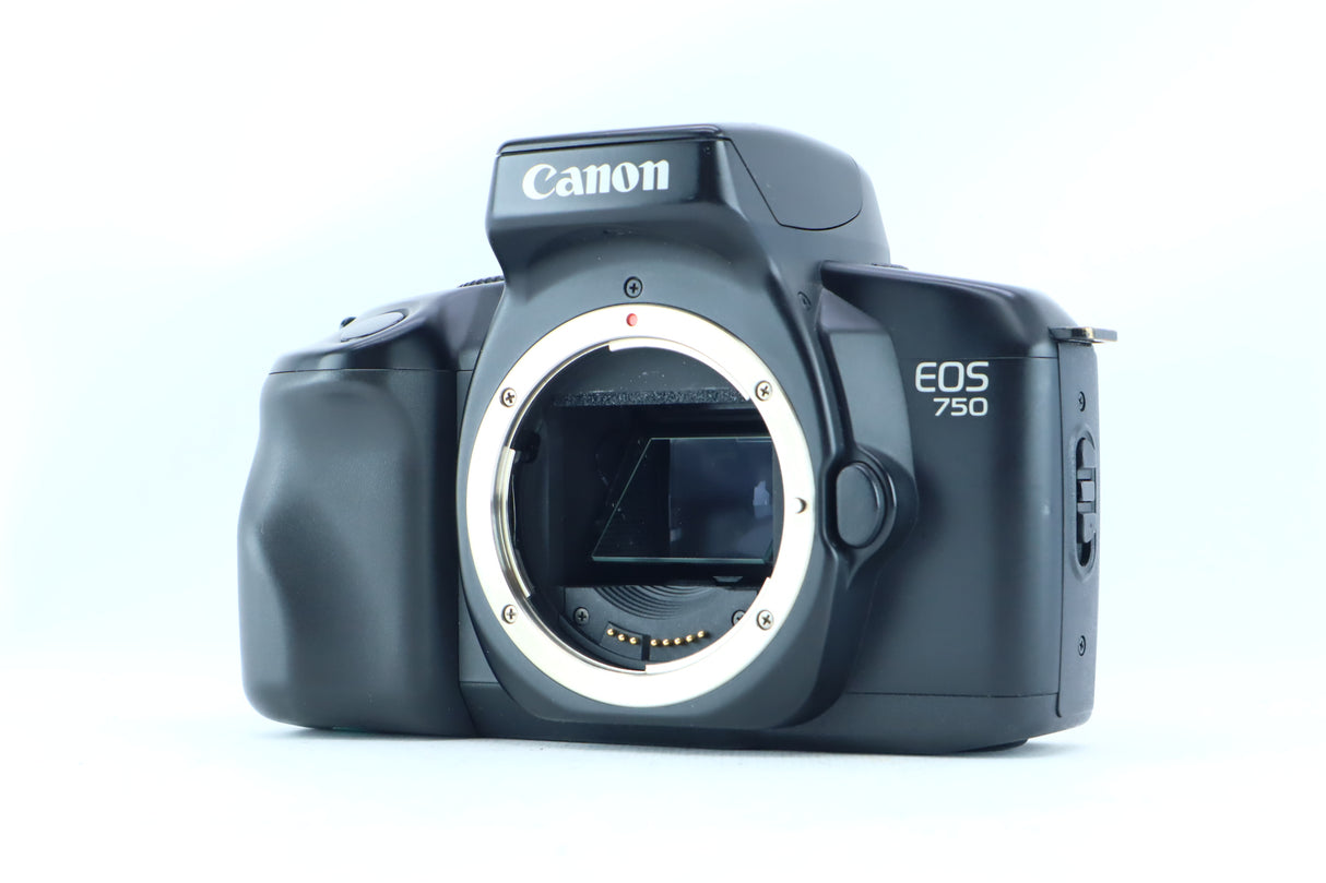 Canon EOS 750 (Body Only)