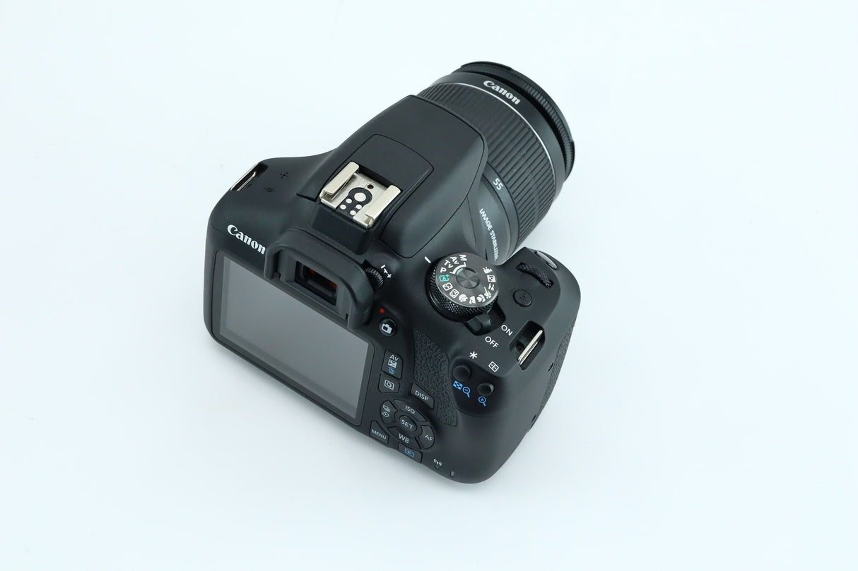 Canon 2000D + Canon Zoom Lens EF-S 18-55mm 1:3.5-5.6 IS