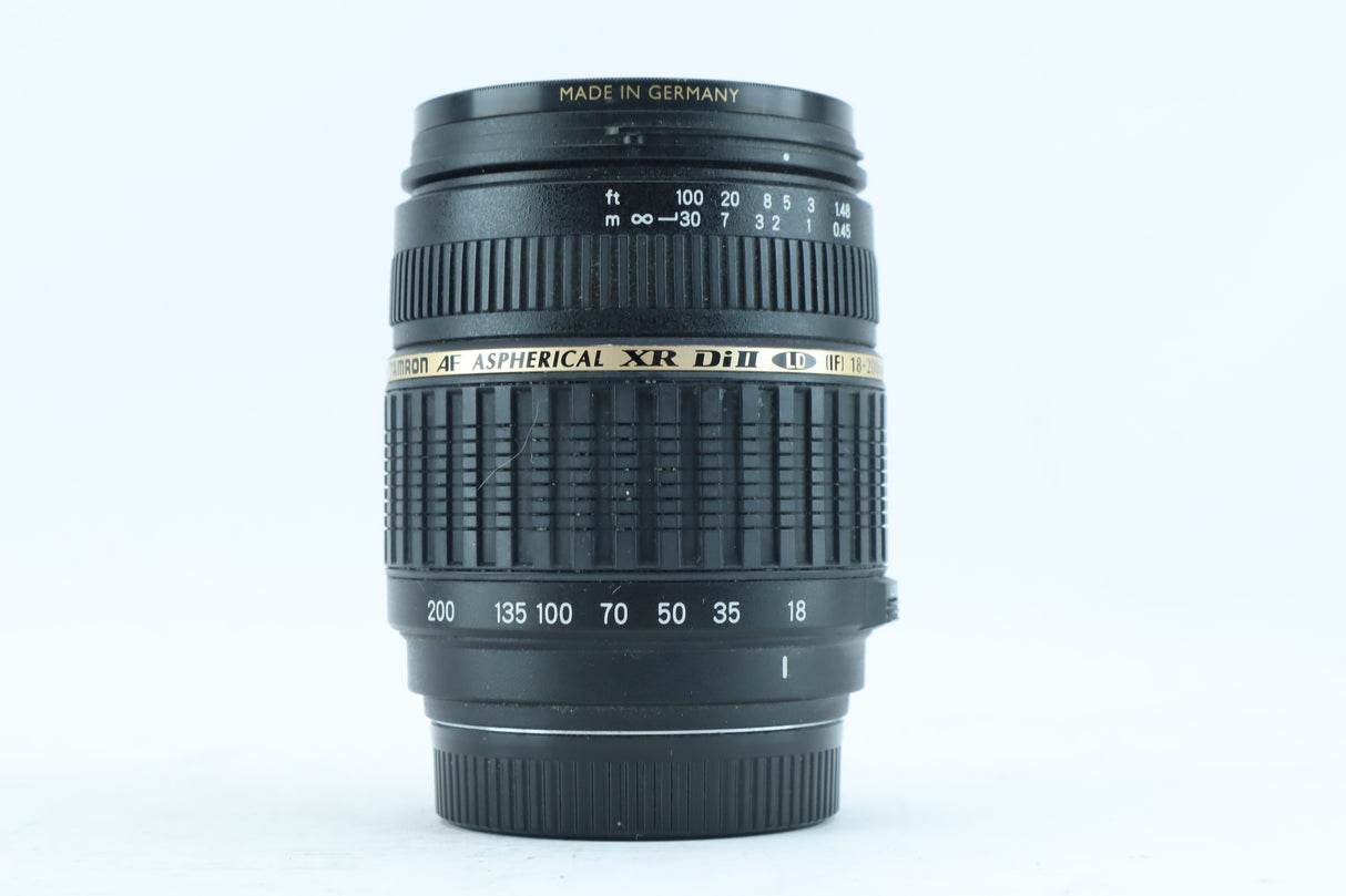 Tamron AF 18-200mm f/3.5-6.3 XR Di II LD IF Macro