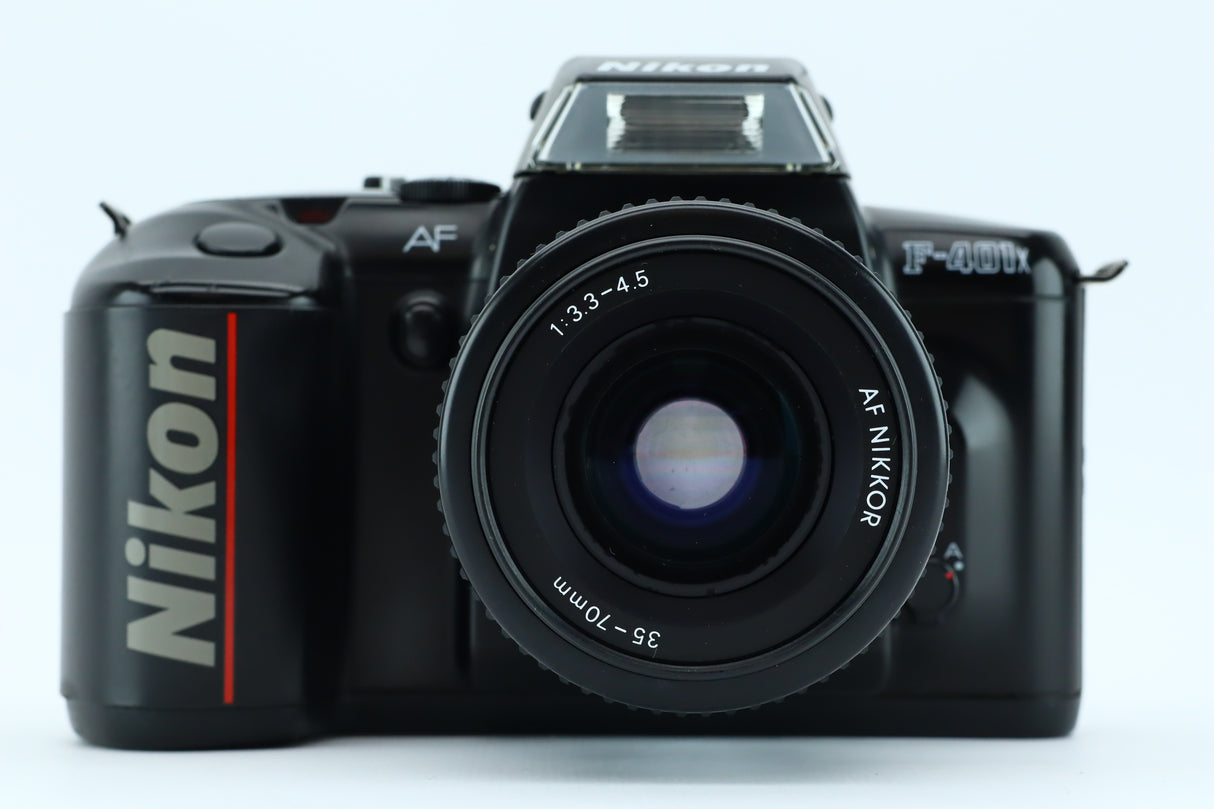 نيكون F-401x + عدسة AF NIKKOR مقاس 35-70 مم 3,3-4,5