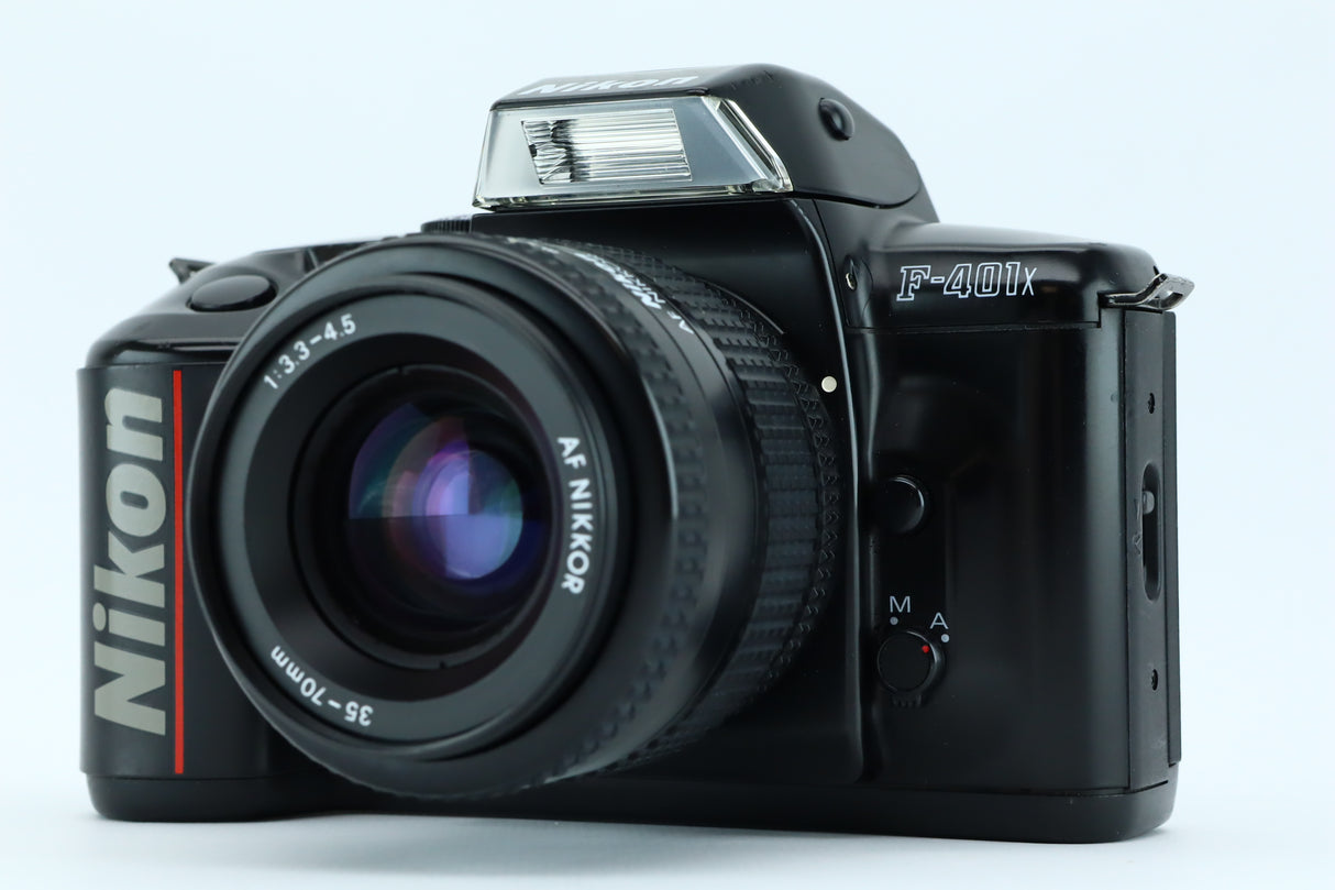 نيكون F-401x + عدسة AF NIKKOR مقاس 35-70 مم 3,3-4,5