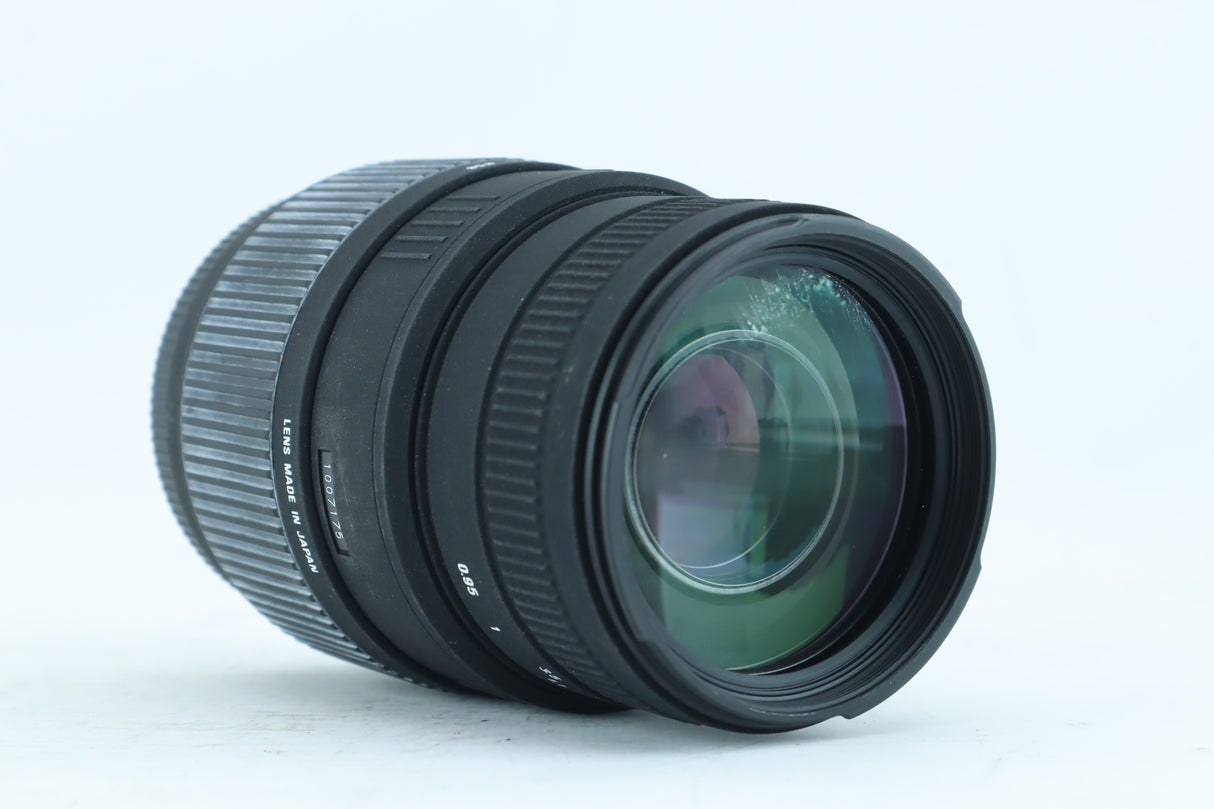 Sigma 70-300mm f/4-5.6 DG Macro