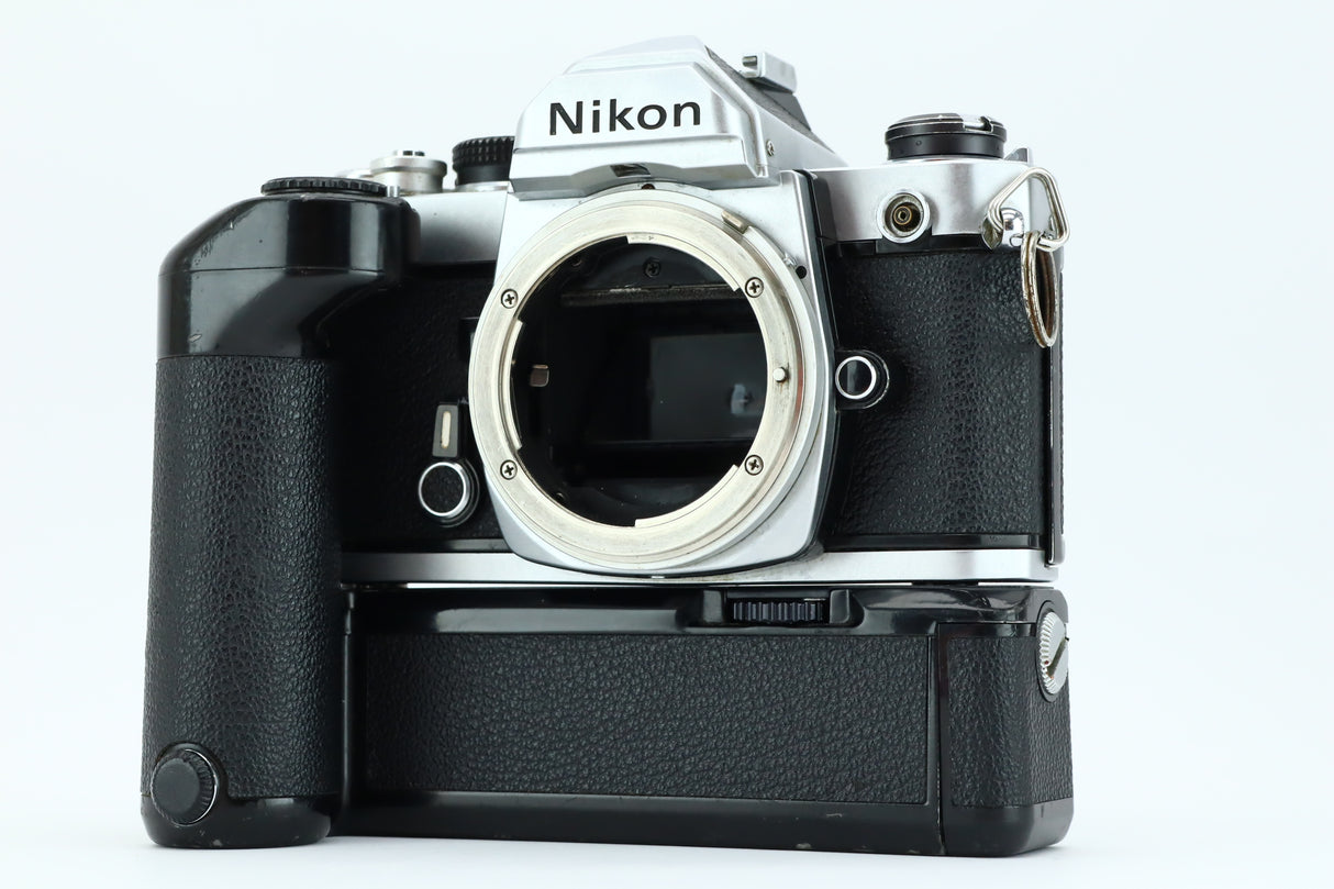 Nikon FM + Nikon MD-11