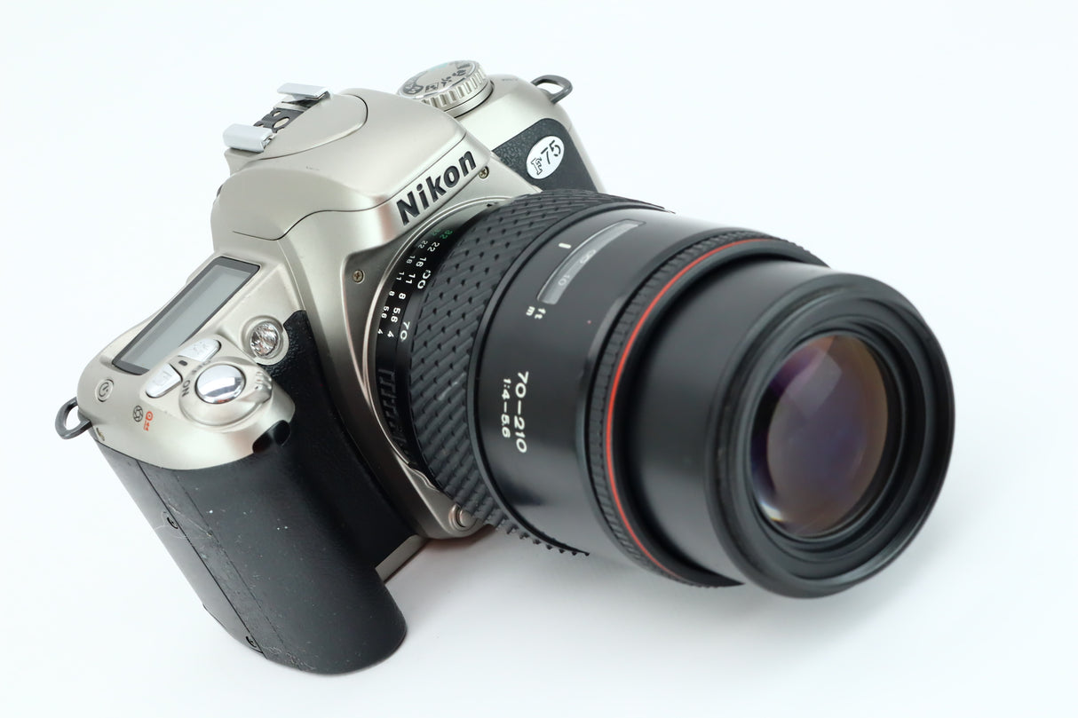 Nikon F75 + 70-210mm 4-5,6