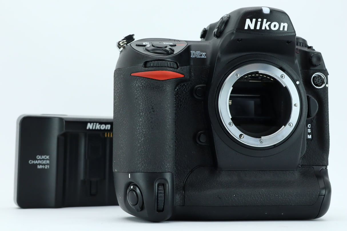 Nikon D2X